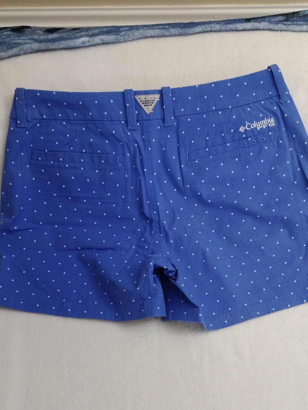 Columbia PFG Polka Dot Shorts Women's 8 - Picture 3 of 3